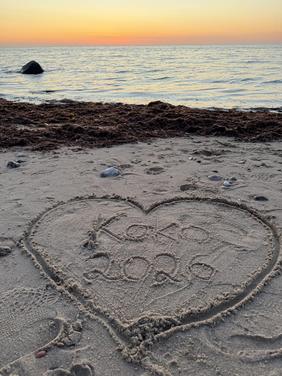 Koko Herz 2026 im Sand