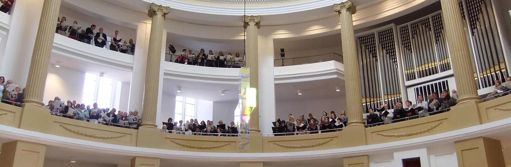 Header St. Lamberti-Kirche innen mit Chor auf den Emporen Himmelfahrt 2012