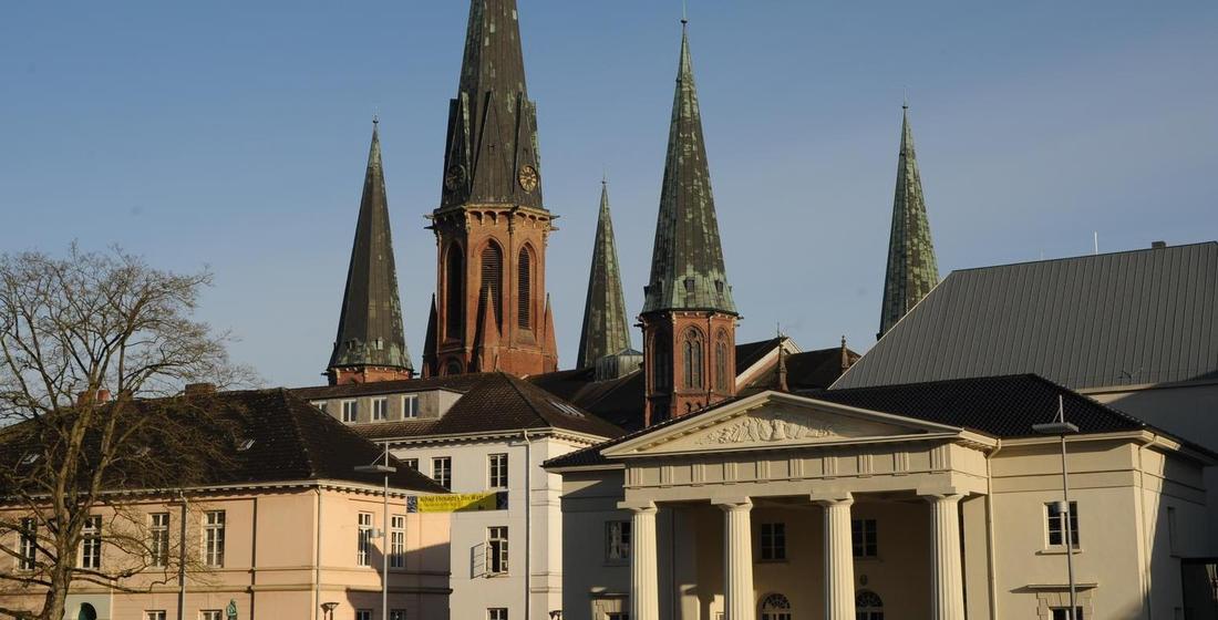 Header Lambertikirche Oldenburg im Morgenlicht 2015
