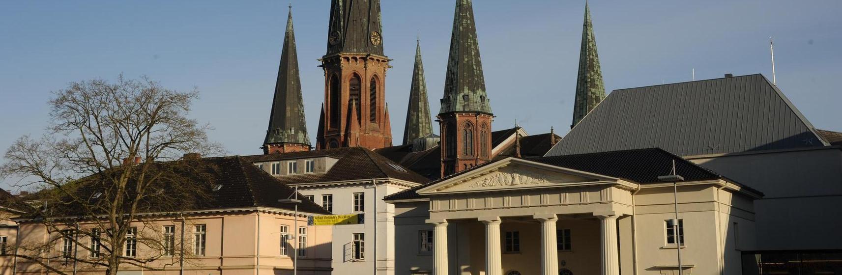 Header Lambertikirche Oldenburg im Morgenlicht 2015