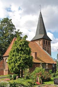 Gertrudenkapelle Oldenburg vom Kirchhof aus gesehen
