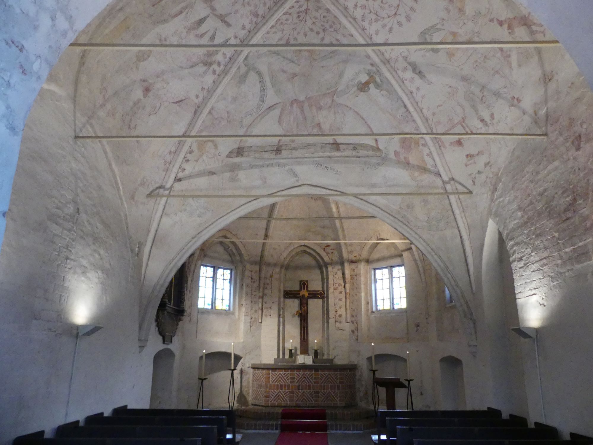 St. Gertruden-Kapelle Gewölbe mit Kreuz; Foto: Martin Frebel